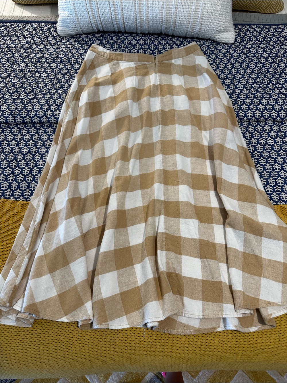 Who What Wear Beige & White Gingham Buffalo Plaid Midi Skirt - Picture 7 of 7